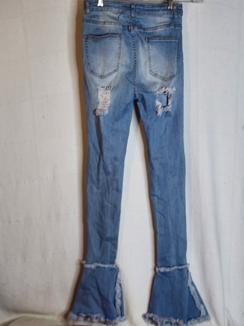 Akira Light Wash Distressed Cotton Poly Span Fringe Flare Bottom Jeans Sz 9 W28 - Picture 10 of 16